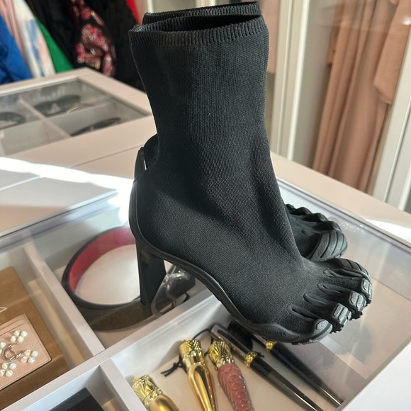 NEW LIMITED EDITION Balenciaga x Vibram Heeled Toe Shoes Extra RARE - Picture 2 of 13